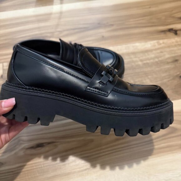 Steve Madden Women's Black Loafers - Picture 1 of 1